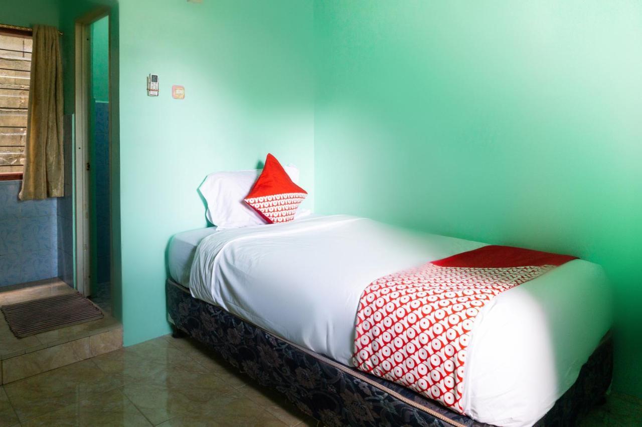 Oyo 3095 Semarapura Homestay Macáçar Exterior foto