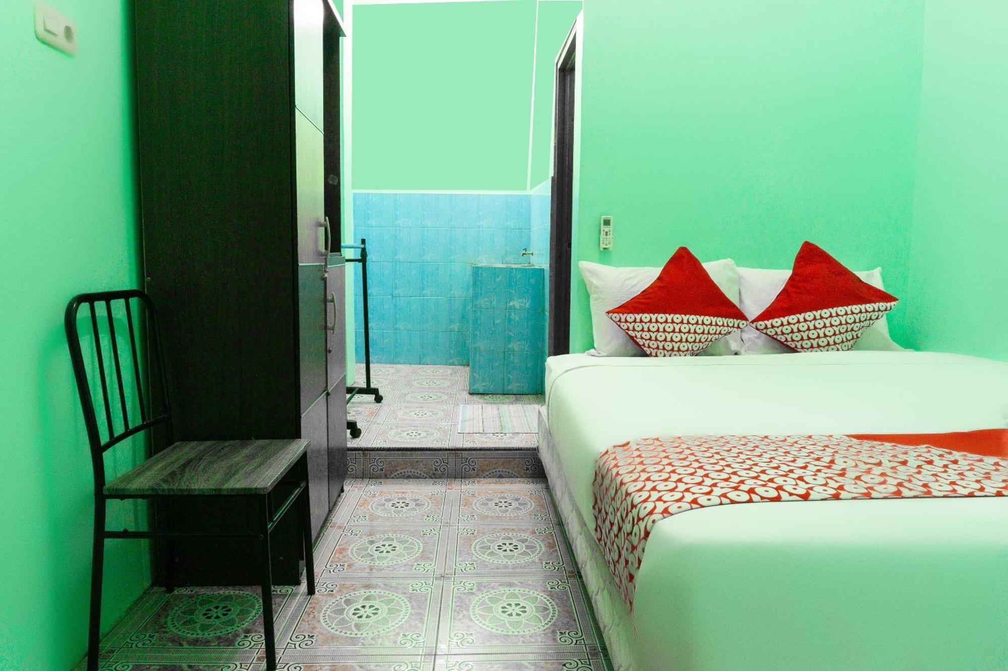 Oyo 3095 Semarapura Homestay Macáçar Exterior foto
