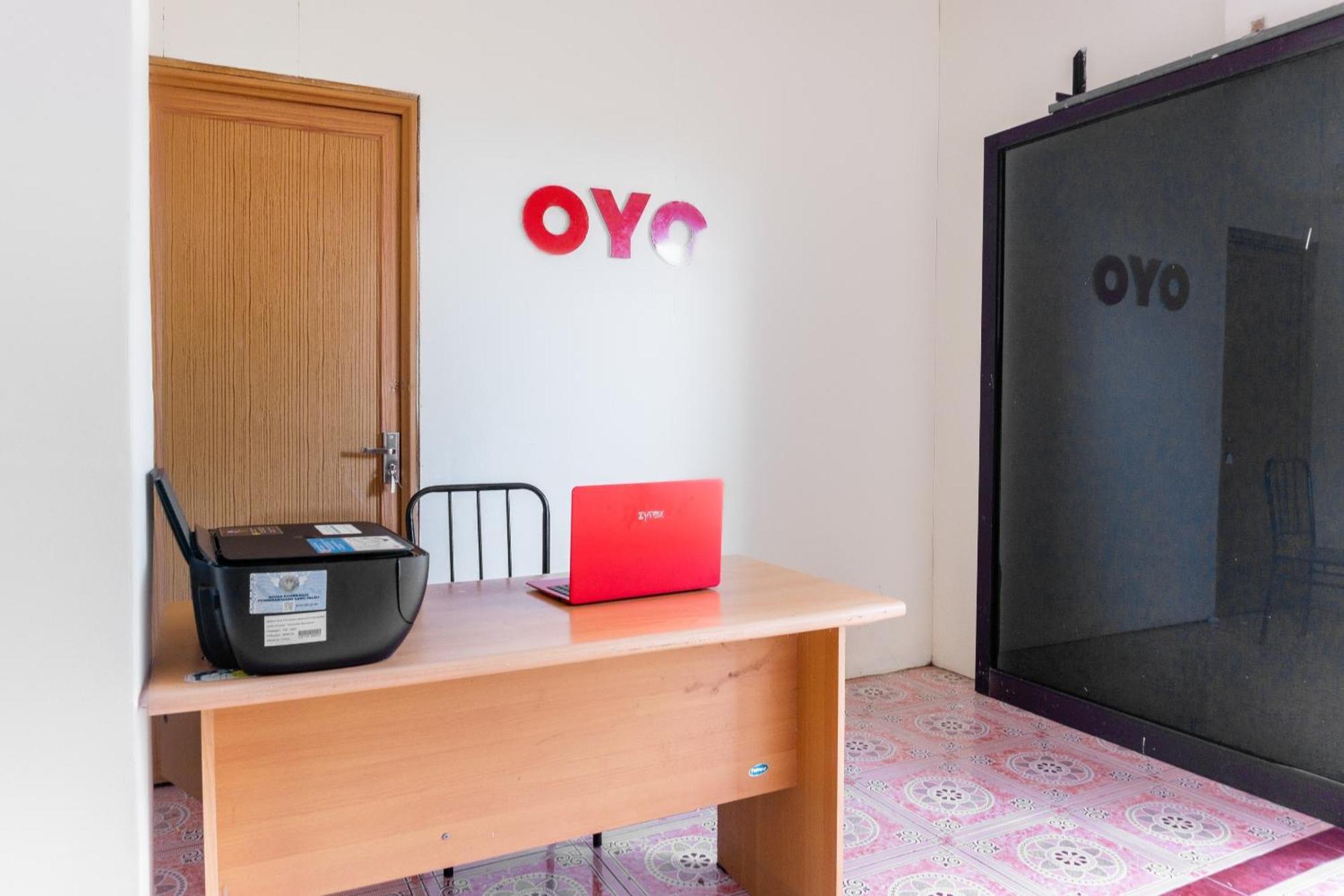 Oyo 3095 Semarapura Homestay Macáçar Exterior foto